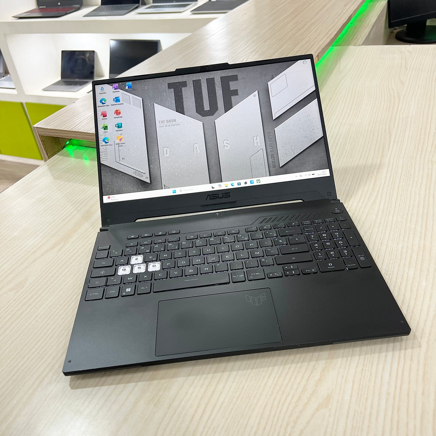 Gamer Asus TUF F15 FX517ZR   -  Core i7-12ème Génération - RTX 3070 8Go dédiée - 16Go DDR5 - 512Go SSD - 15,6"FHD 144Hz