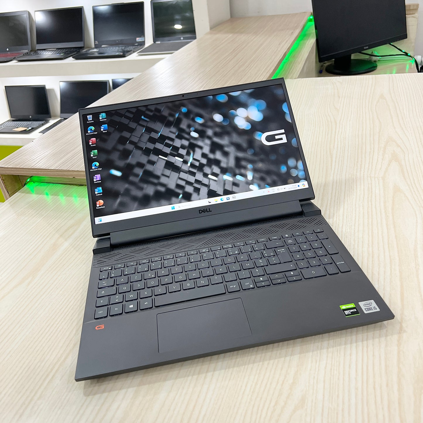 Gamer Dell G15 5510- Core i5-10ème Génération - GTX 1650 4Go dédiée - 08Go DDR4 - 256Go SSD - 15,6" 120Hz