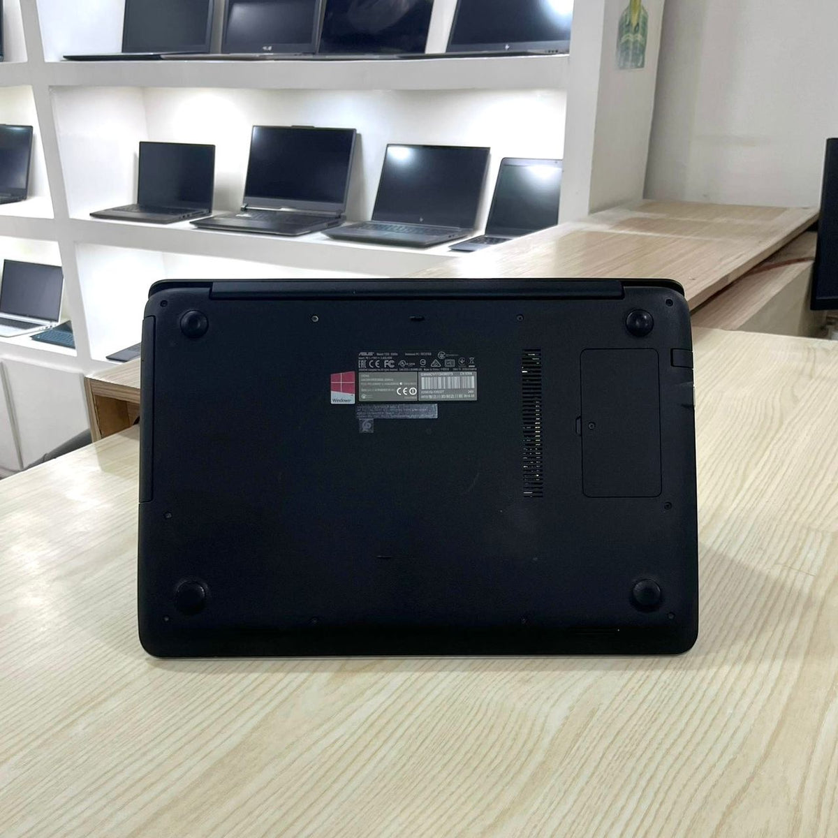 Mini Gamer Asus VivoBook X556UQ- Core i5-6ème - NVIDIA GeForce 940Mx 2Go dédiés - 08Go DDR4 - 250Go SSD- 15,6" FHD