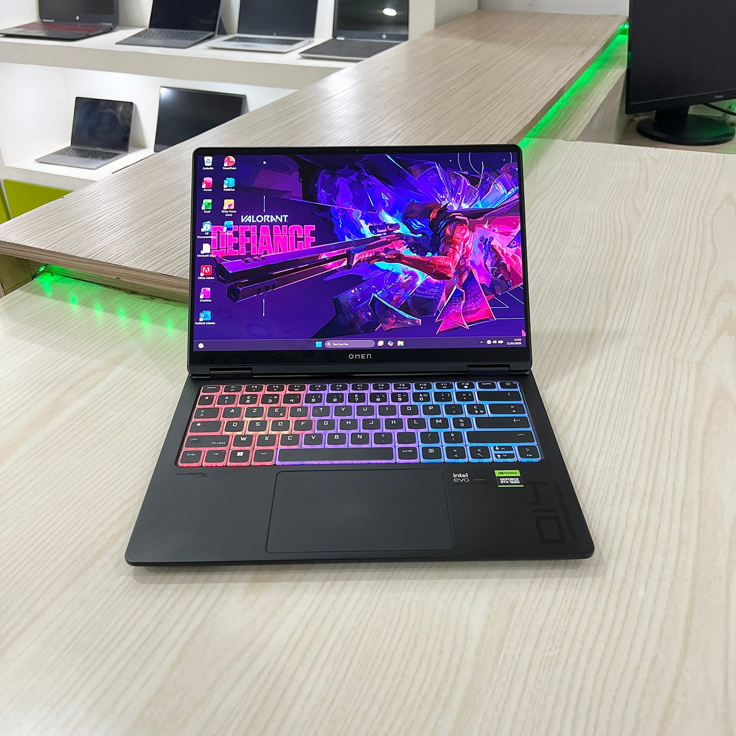 Gamer Hp Omen Transcend 14-fb0xxx -  Intel Core Ultra 9 185H RTX 4060 8Go dédiée , 32Go DDR5, 1 Téra SSD, 14" 3k Oled 120Hz