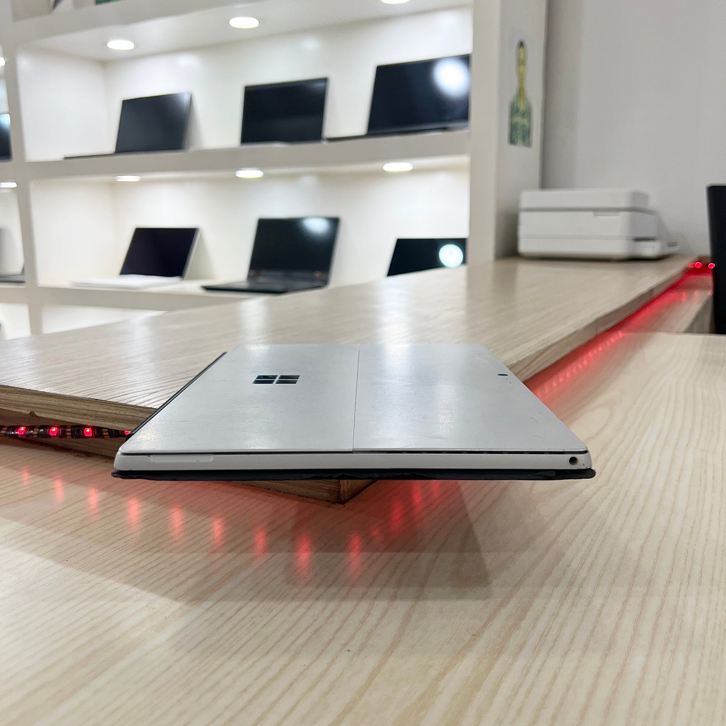 Microsoft Surface Pro - core i5-7ème - 08Go DDR4 - 256Go SSD - 13,3" tactile et détachable