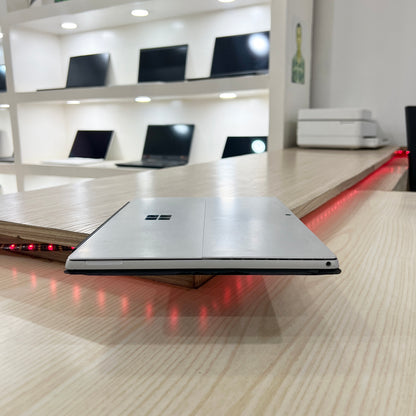Microsoft Surface Pro - core i5-7ème - 08Go DDR4 - 256Go SSD - 13,3" QHD+ tactile et détachable