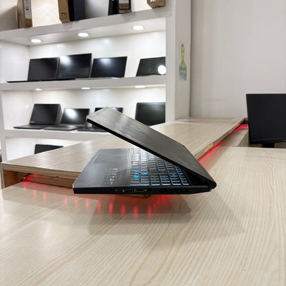 Gamer Acer Predator Hélios 300 PH315-53 - Core i7-10ème - NVIDIA GeForce RTX 2070 8Go dédiée - 16Go DDR4 - 1 Téra SSD - 15,6" FHD 144Hz
