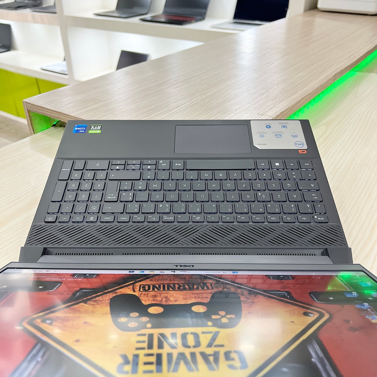 Gamer Dell G15 5511 - Core i7-11ème Génération - RTX 3060 6Go dédiée - 16Go DDR4 - 512Go SSD - 15,6" 120Hz