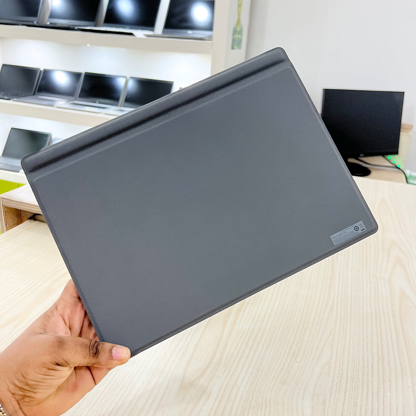 Dell latitude 7320 avec stylet 🖊️ - Core i5-11ème génération - 256Go SSD - 16Go DDR4 - 13,3" 2k tactile & détachable