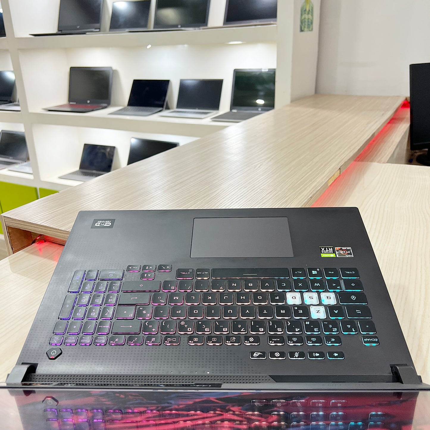 Gamer Asus Rog Strix G713IE-  Amd Ryzen 7 4800H (core i7-10ème génération) - RTX 3050 Ti 4Go dédiée - 16Go DDR4 - 512 SSD - 17,3"FHD 144Hz