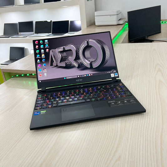 Gamer Gigabyte Aero 15 XD Core i7 11ᵉ Génération, RTX 3070 8Go dédiée, 32Go DDR4, 1 Téra SSD, 15,6" 4K