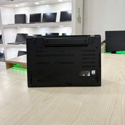Lenovo Thinkpad T580- Core i5-8ème - NVIDIA GeForce MX150 2Go dédiée - 08Go DDR4 - 256Go SSD- 15,6" FHD