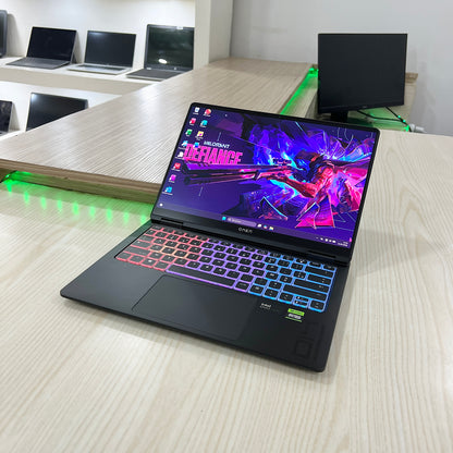 Gamer Hp Omen Transcend 14-fb0xxx -  Intel Core Ultra 9 185H RTX 4060 8Go dédiée , 32Go DDR5, 1 Téra SSD, 14" 3k Oled 120Hz