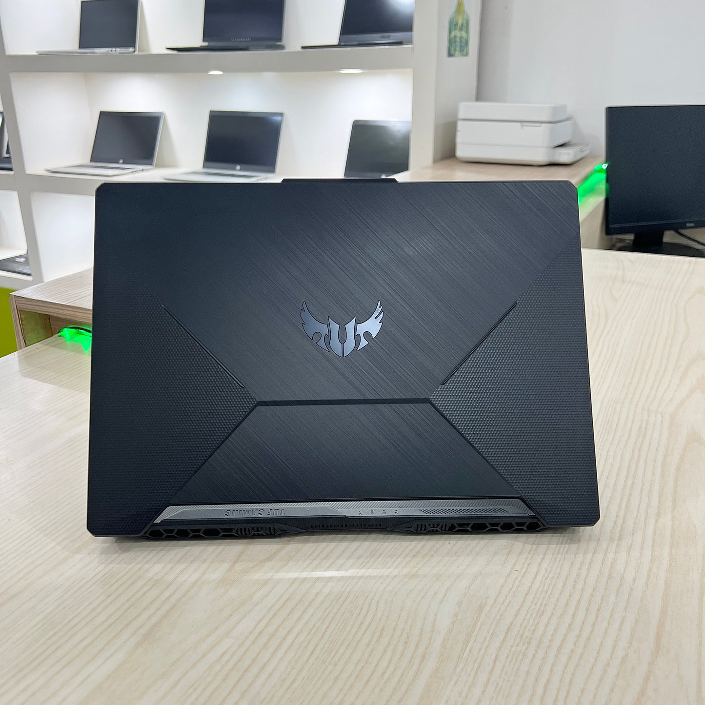 Gamer Asus TUF F15 FX506LH   -  Core i5-10ème Génération - GTX 1650 4Go dédiée - 08Go DDR4 - 512Go SSD - 15,6"FHD 144Hz