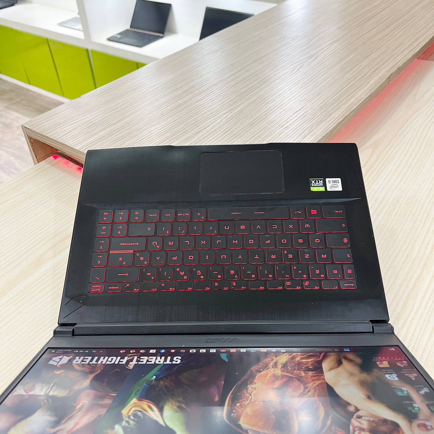 Gamer MSI GF65 10UE - Core i5-10ème Génération - RTX 3060 6Go dédiée - 16Go DDR4 - 512Go SSD - 15,6"FHD 144Hz