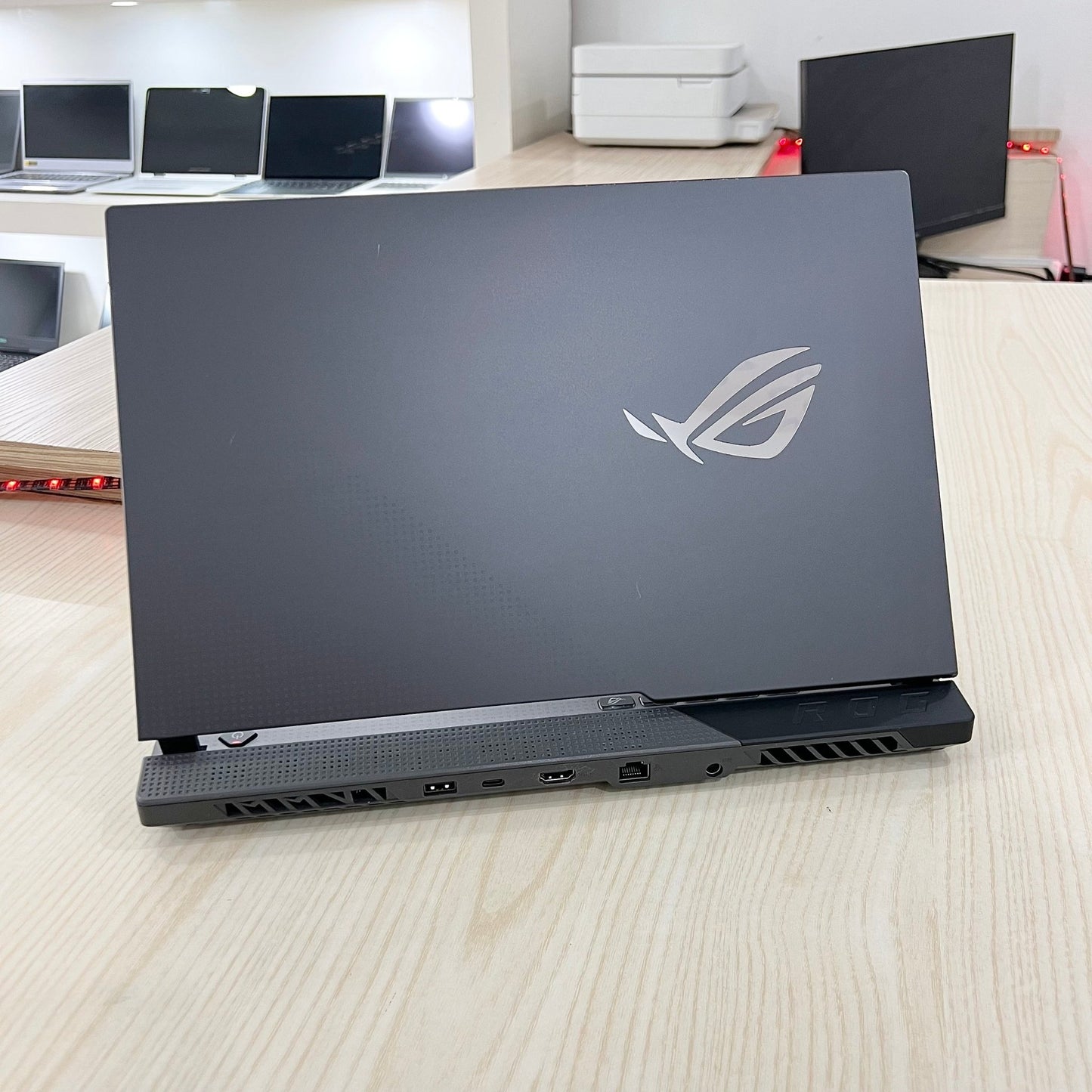 Gamer Asus Rog Strix G513IC AMD Ryzen 7 4800H, RTX 3050 4Go dédiée, 16Go DDR4, 512Go SSD, 15,6" 144Hz