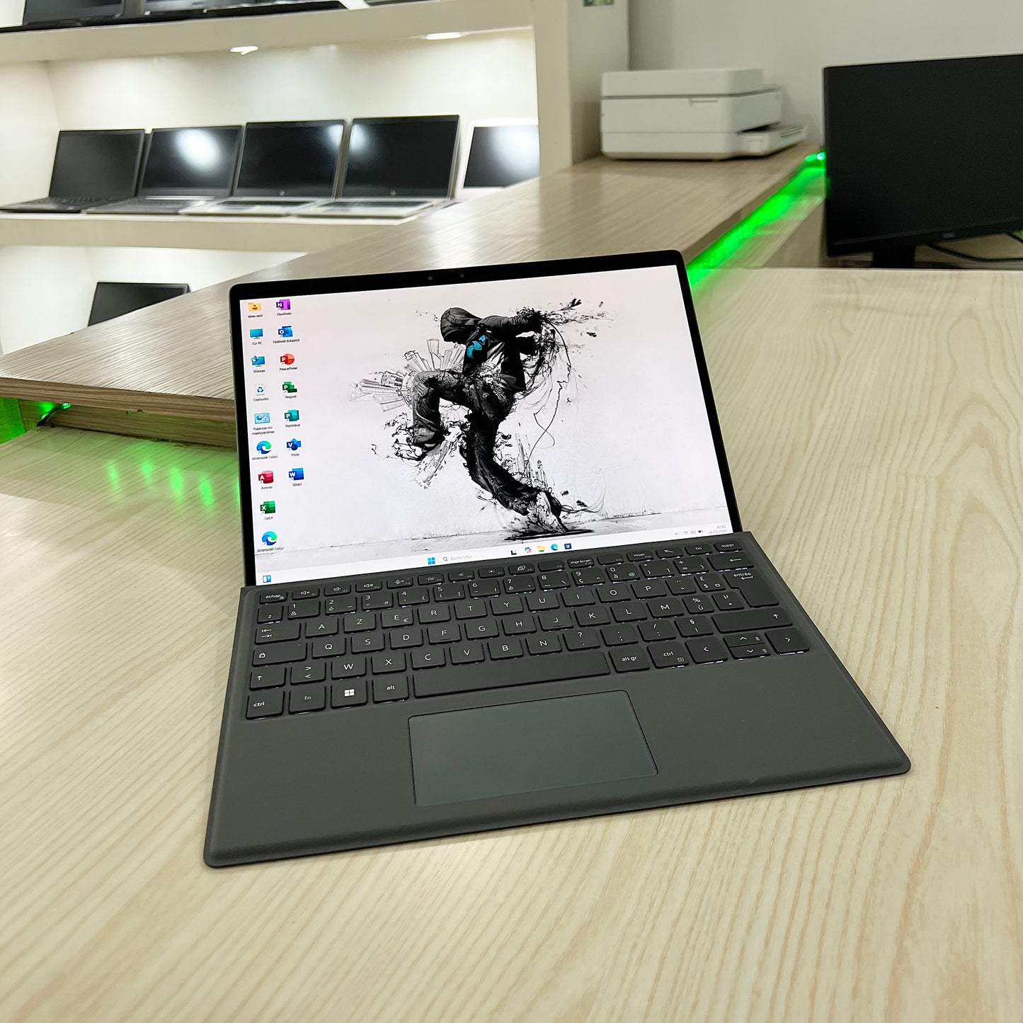 Dell latitude 7320 avec stylet 🖊️ - Core i5-11ème génération - 256Go SSD - 16Go DDR4 - 13,3" 2k tactile & détachable