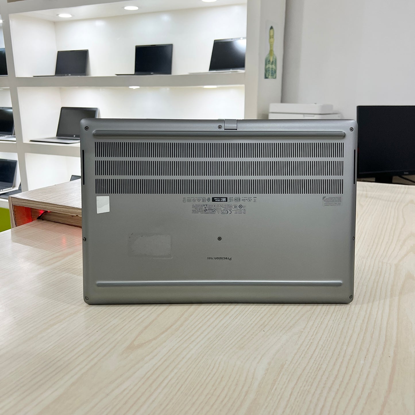 Gamer Dell Précision 7560
-  Core i7-11ème Génération - NVIDIA T1200 4Go dédiée - 32Go DDR4 - 512Go SSD - 15,6"FHD