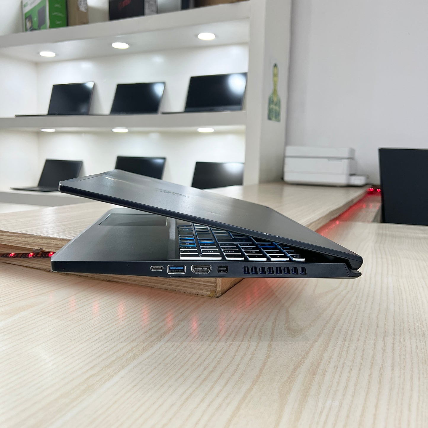 Gamer Acer PREDATOR Triton PT315-52 - Core i5-10ème Génération , GTX 1660Ti 6Go dédiée, 16Go DDR4, 512Go SSD, 15,6" 120Hz