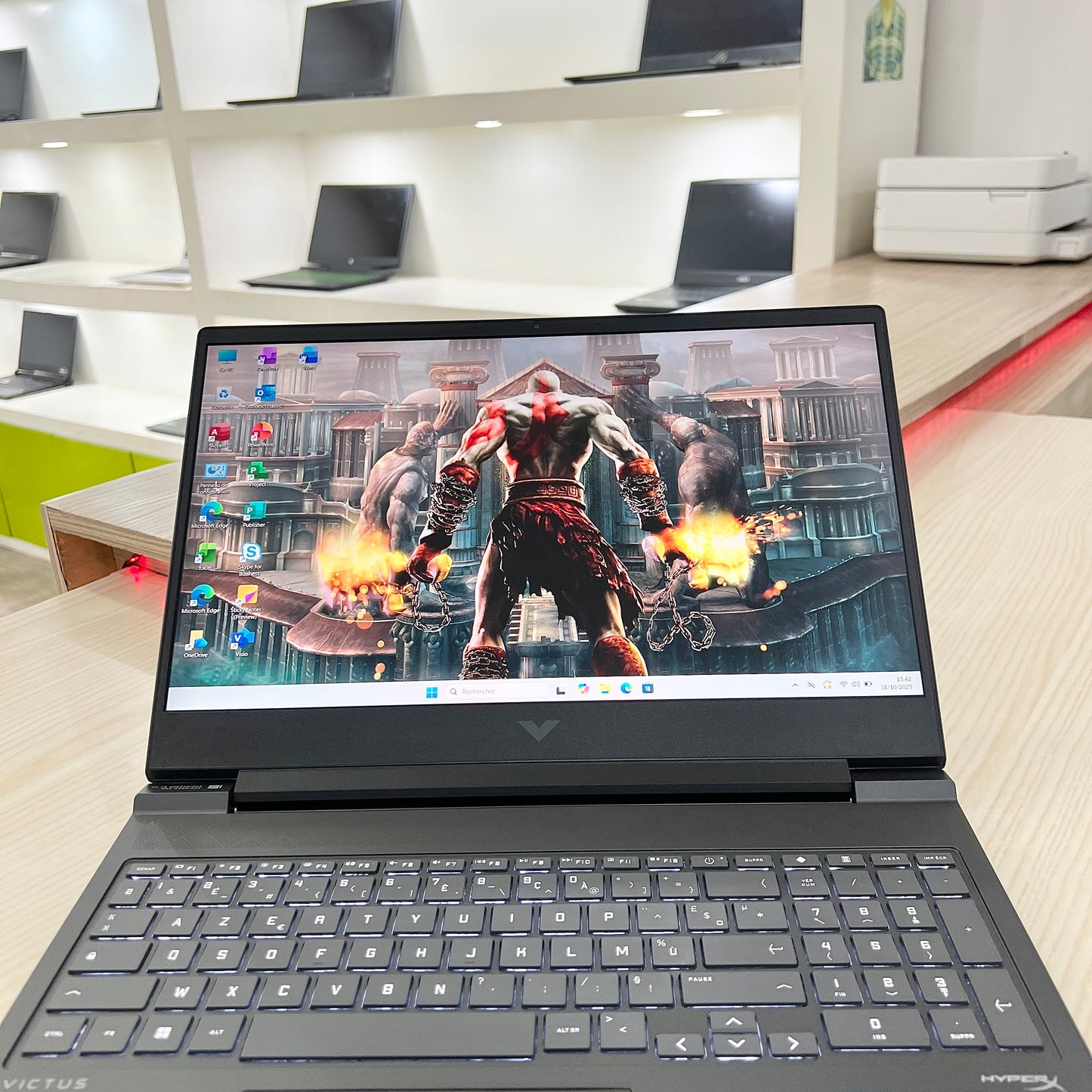 Gamer HP victus laptop 16-s1xxx 
AMD Ryzen 5 8645HS (Core i5-14ème Génération) RTX 4060 8Go, 16Go DDR5, 512GB SSD, 16" 165Hz