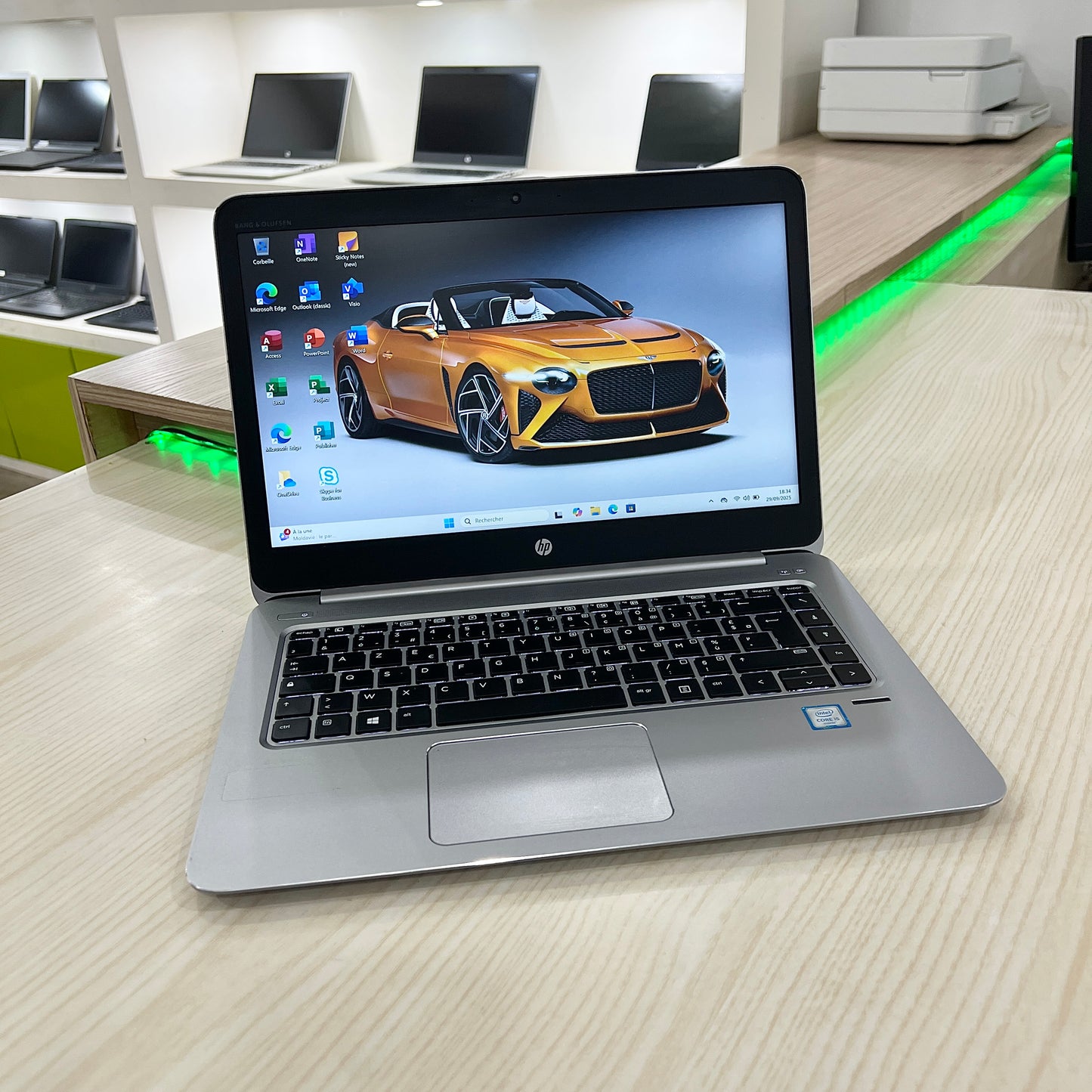 HP EliteBook Folio 1040 - Core i5-6ème - 8Go DDR4 - 256Go SSD - 14" FHD
