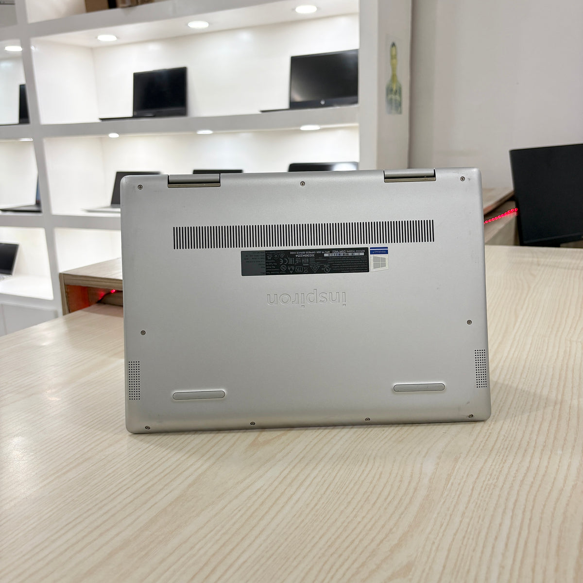 DELL Inspiron 5491 – i5 10e génération/ 16Go RAM / 512Go SSD / écran 14" FHD pliable à 360°