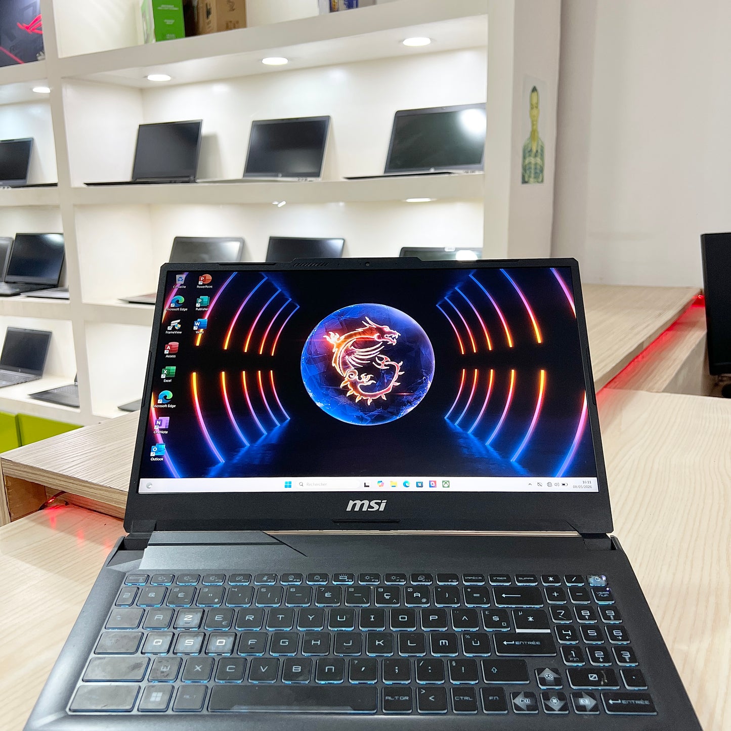 Gamer MSI Cyborg 15 A12VF
-  Core i5-12ème Génération - RTX 4060 8Go dédiée - 16Go DDR5 - 512Go SSD - 15,6"FHD 144Hz
