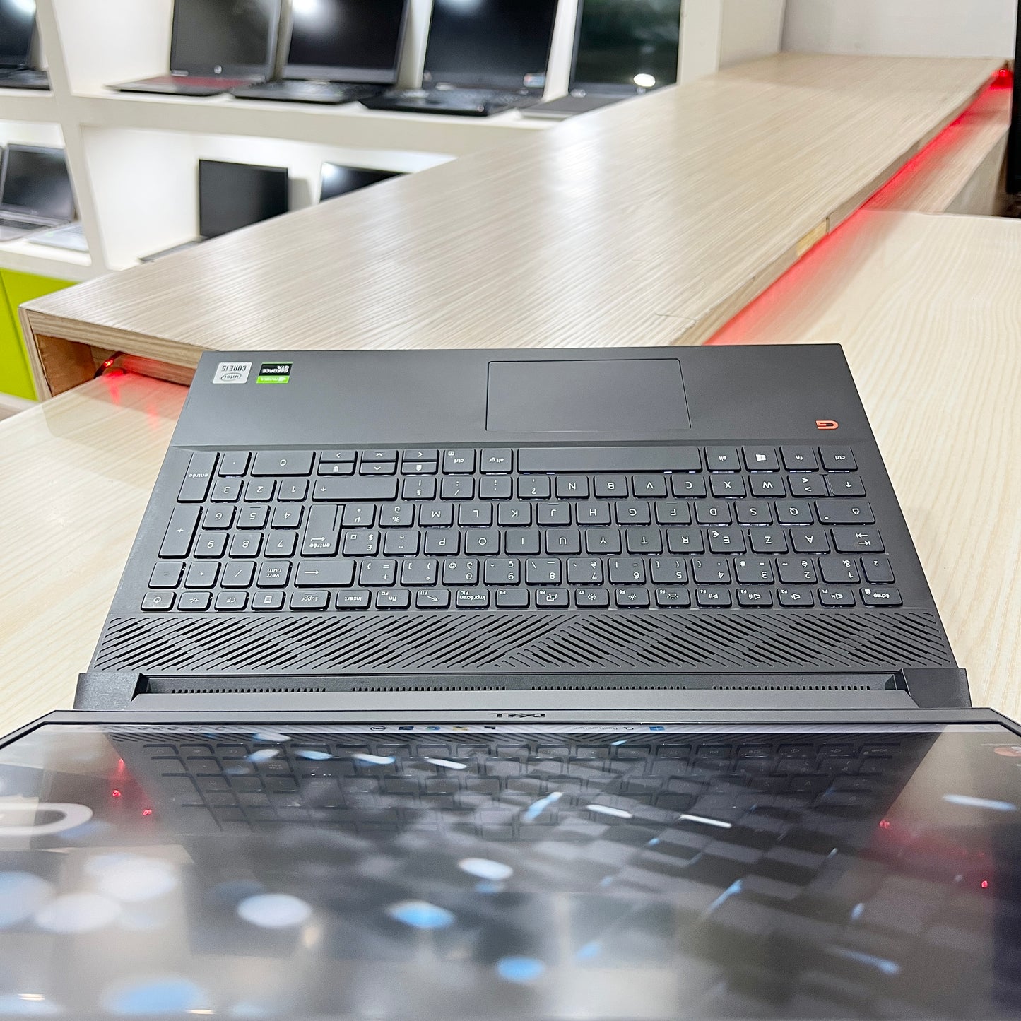 Gamer Dell G15 5510- Core i5-10ème Génération - GTX 1650 4Go dédiée - 08Go DDR4 - 256Go SSD - 15,6" 120Hz