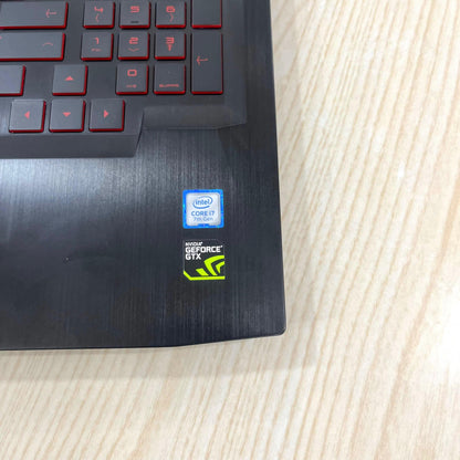 Gamer HP OMEN 17-an0xx - Core i7-7ème génération - NVIDIA GeForce GTX 1070 8Go dédiée - 16Go DDR4 - 256Go SSD & 1 Téra HDD - 17" FHD