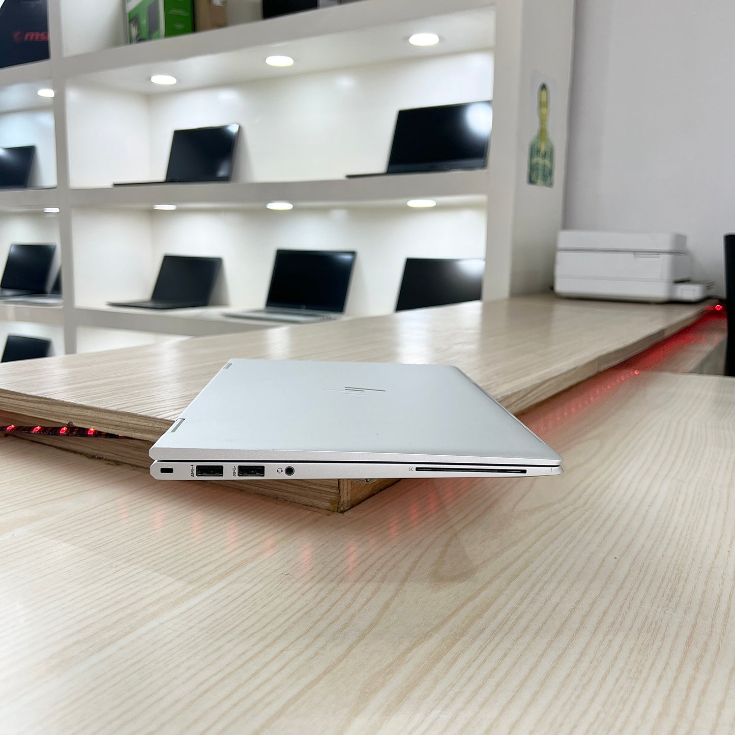 HP EliteBook x360 1040 G5 - Core i5-10ème - 16Go DDR4 - 256Go SSD - 14" FHD tactile