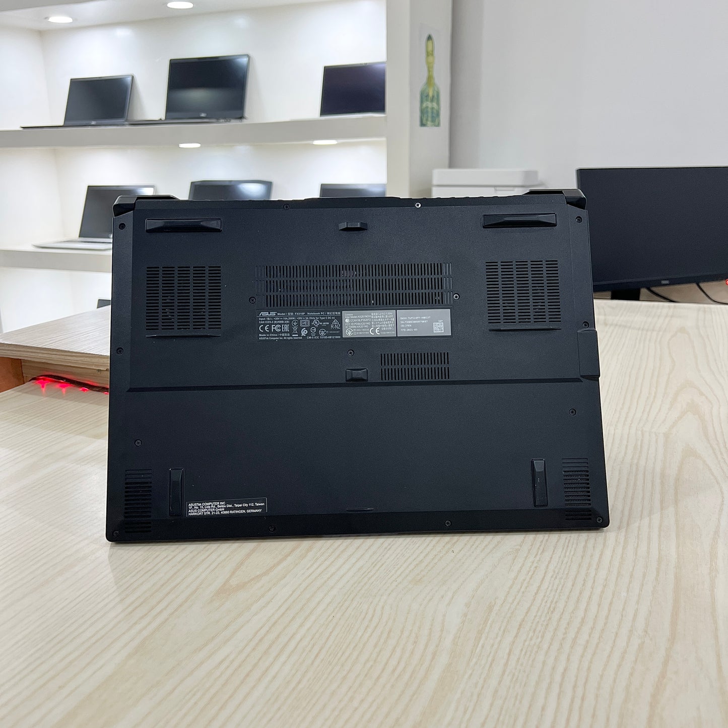 Gamer Asus TUF Dash F15  -  Core i5-11ème Génération - RTX 3060 6Go dédiée - 16Go DDR4 - 512Go SSD - 15,6" 144Hz