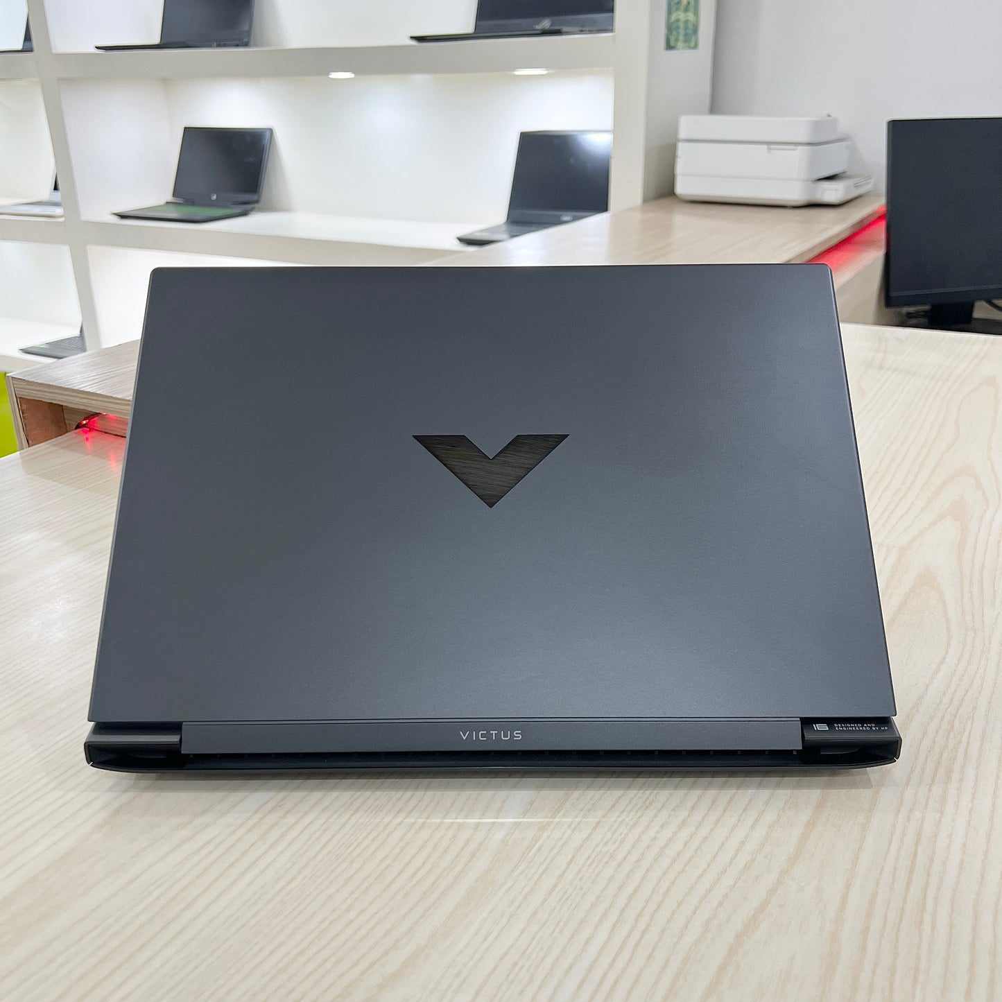 Gamer HP victus laptop 16-s1xxx 
AMD Ryzen 5 8645HS (Core i5-14ème Génération) RTX 4060 8Go, 16Go DDR5, 512GB SSD, 16" 165Hz