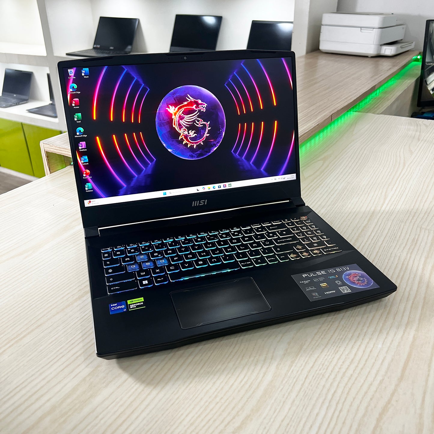 Gamer MSI PULSE 15 B13V
-  Core i7-13ème Génération - RTX 4070 8Go dédiée - 16Go DDR5 - 512Go SSD - 15,6"FHD 239Hz