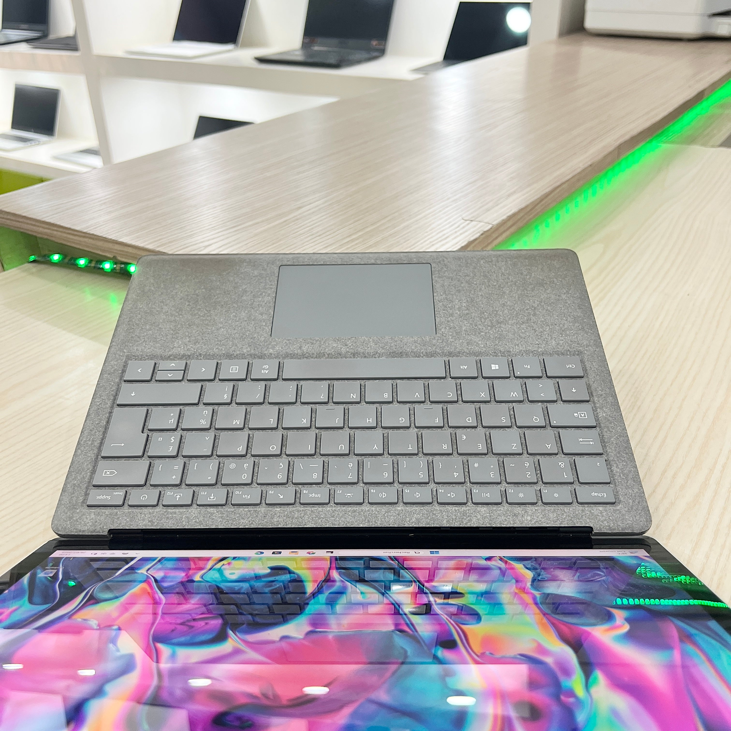 Microsoft Surface laptop- core i5-7ème - 08Go DDR4 - 256Go SSD - 13,5