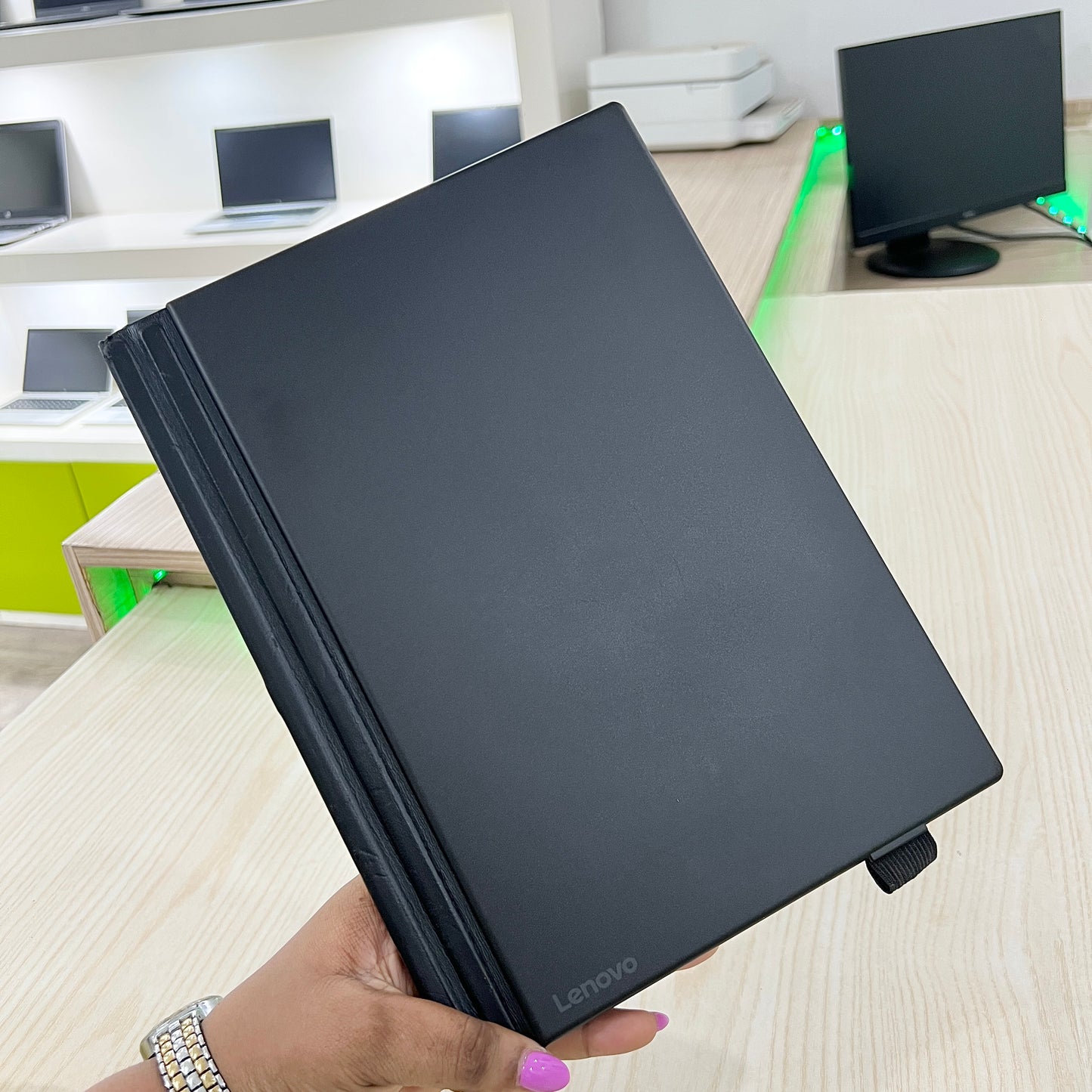 Lenovo Thinkpad 20JCS0H300- Intel core i5-7Y57 - 08Go DDR4 - 256Go SSD - 13,3" 2k tactile & détachable