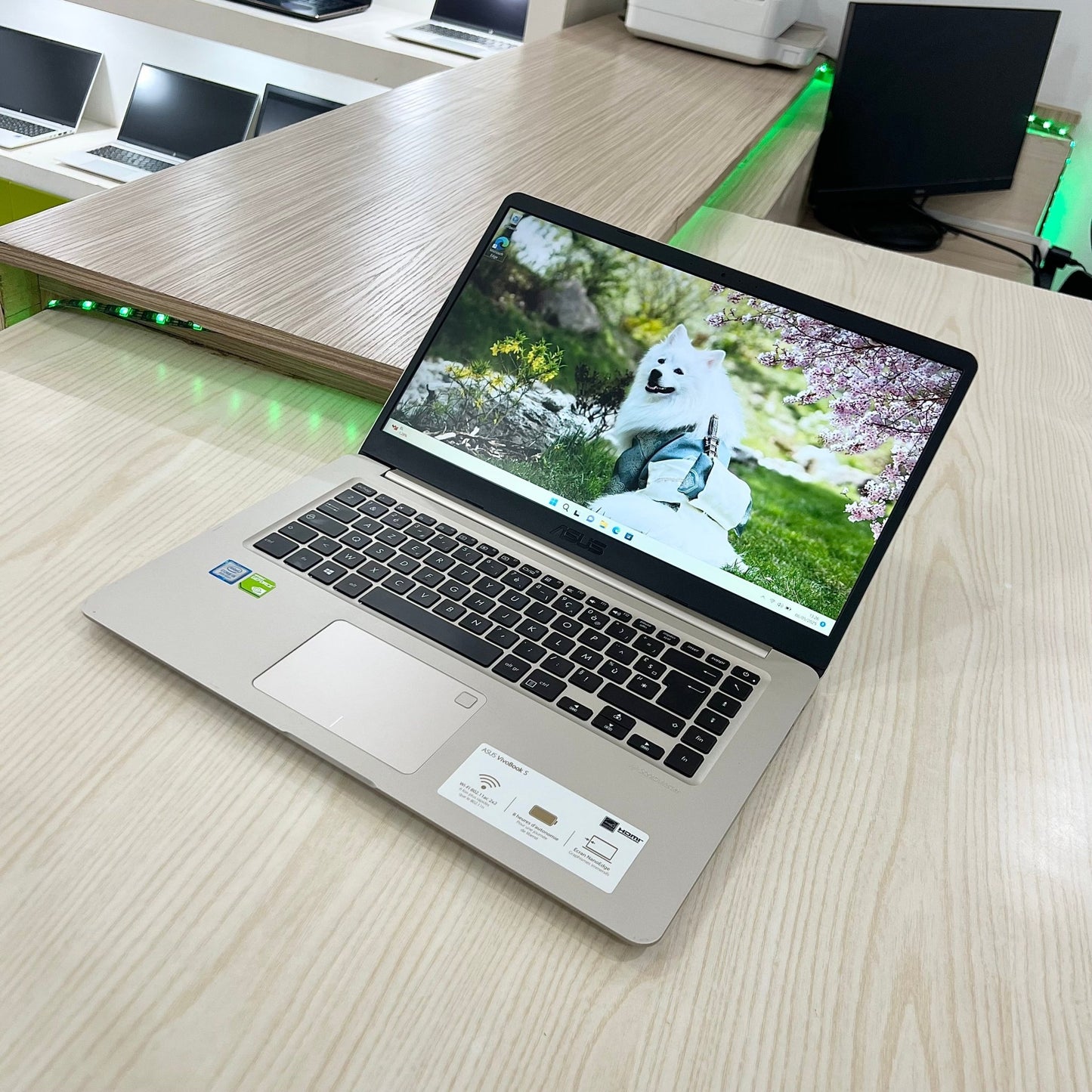 Mini Gamer asus UX510UNR-  Core i5-8ème Génération - GeForce MX150 2Go dédiée - 12Go DDR4 - 128Go SSD & 1 Téra HDD - 15,6" FHD