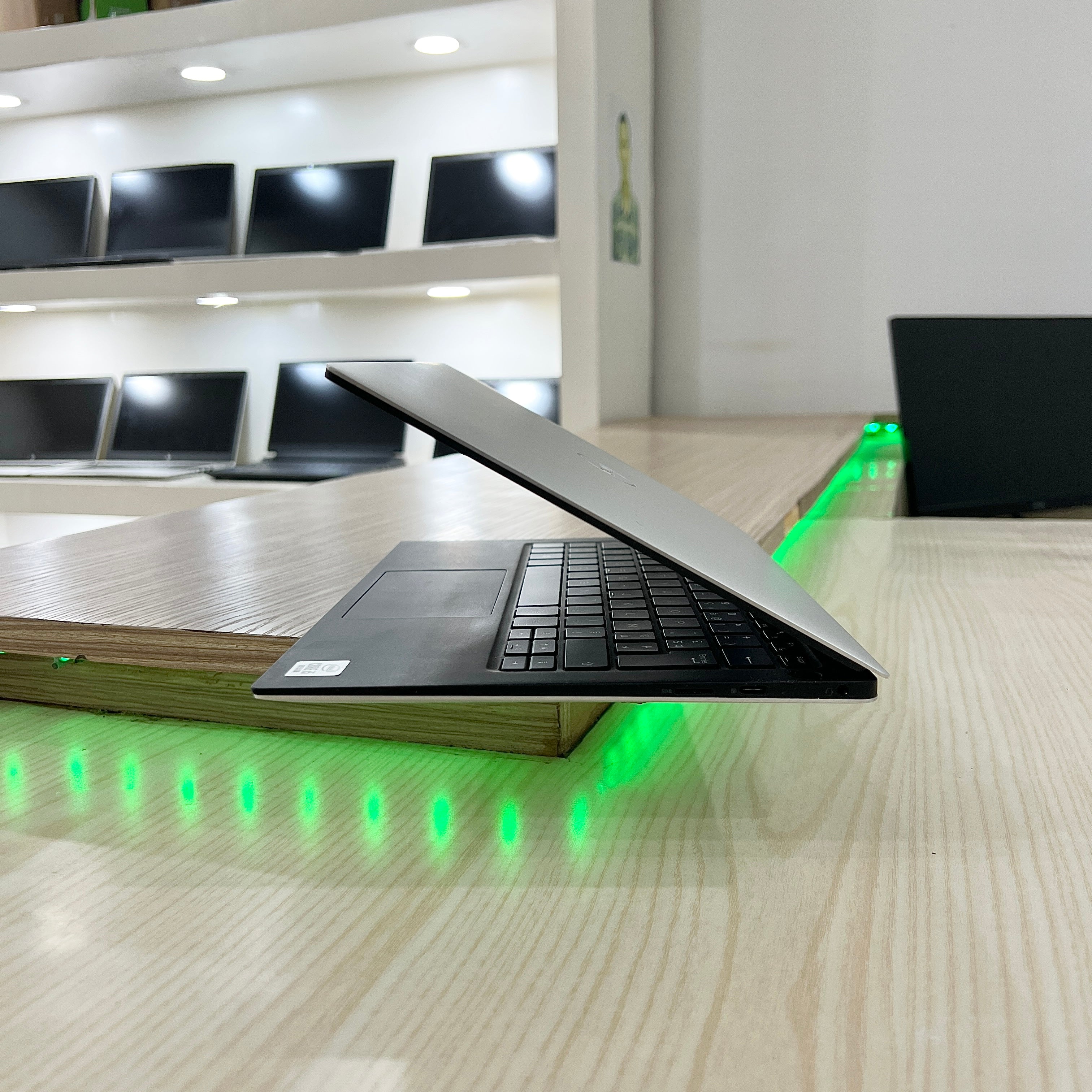 DELL XPS 13 7390 - Core i7-10ème - 16Go DDR4 - 512Go SSD - 13,3