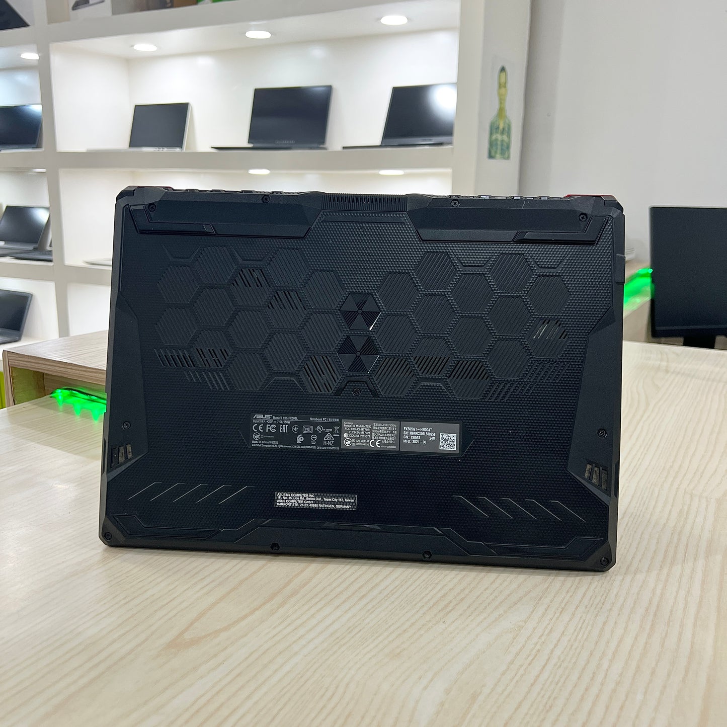Gamer Asus TUF F15 FX506LH   -  Core i5-10ème Génération - GTX 1650 4Go dédiée - 08Go DDR4 - 512Go SSD - 15,6"FHD 144Hz
