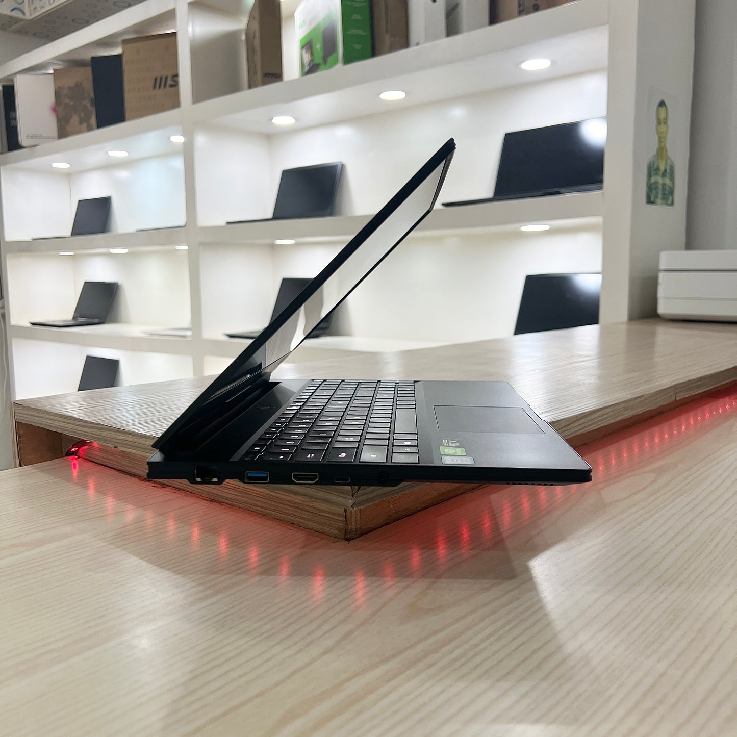 Gamer Aero 15 Classic-XA Core i7 9ᵉ Génération, RTX 2070 8Go dédiée, 16Go DDR4, 1 Téra SSD, 15,6" FHD 144Hz