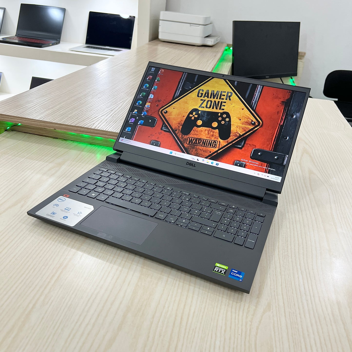 Gamer Dell G15 5511 - Core i7-11ème Génération - RTX 3060 6Go dédiée - 16Go DDR4 - 512Go SSD - 15,6" 120Hz