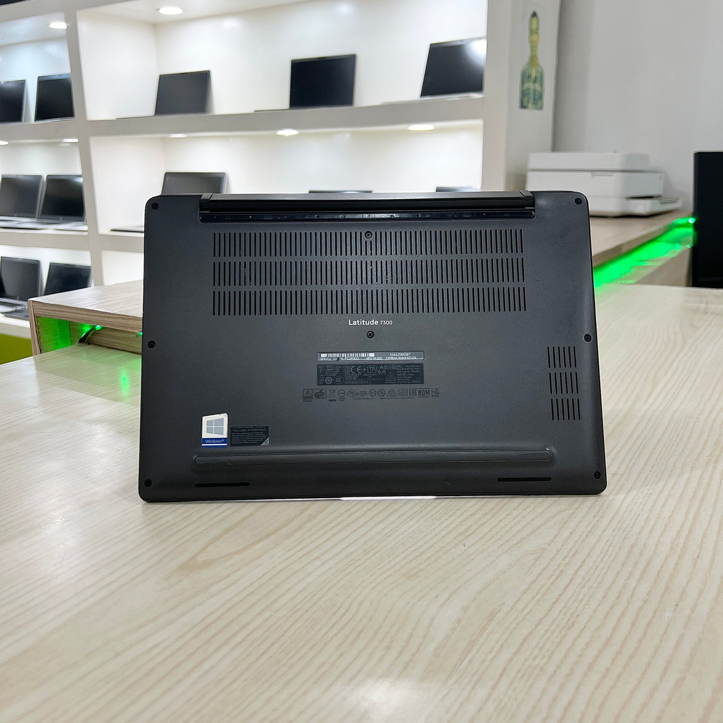 Dell latitude 7300 - Core i5-8ème génération - 256Go SSD - 08Go DDR4 - 13,3" FHD