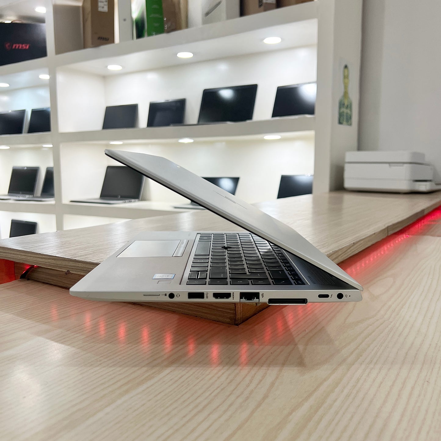 Hp elitebook 840 G5 - core i5-8ème génération- 256Go SSD - 08Go DDR4 - 14" FHD tactile