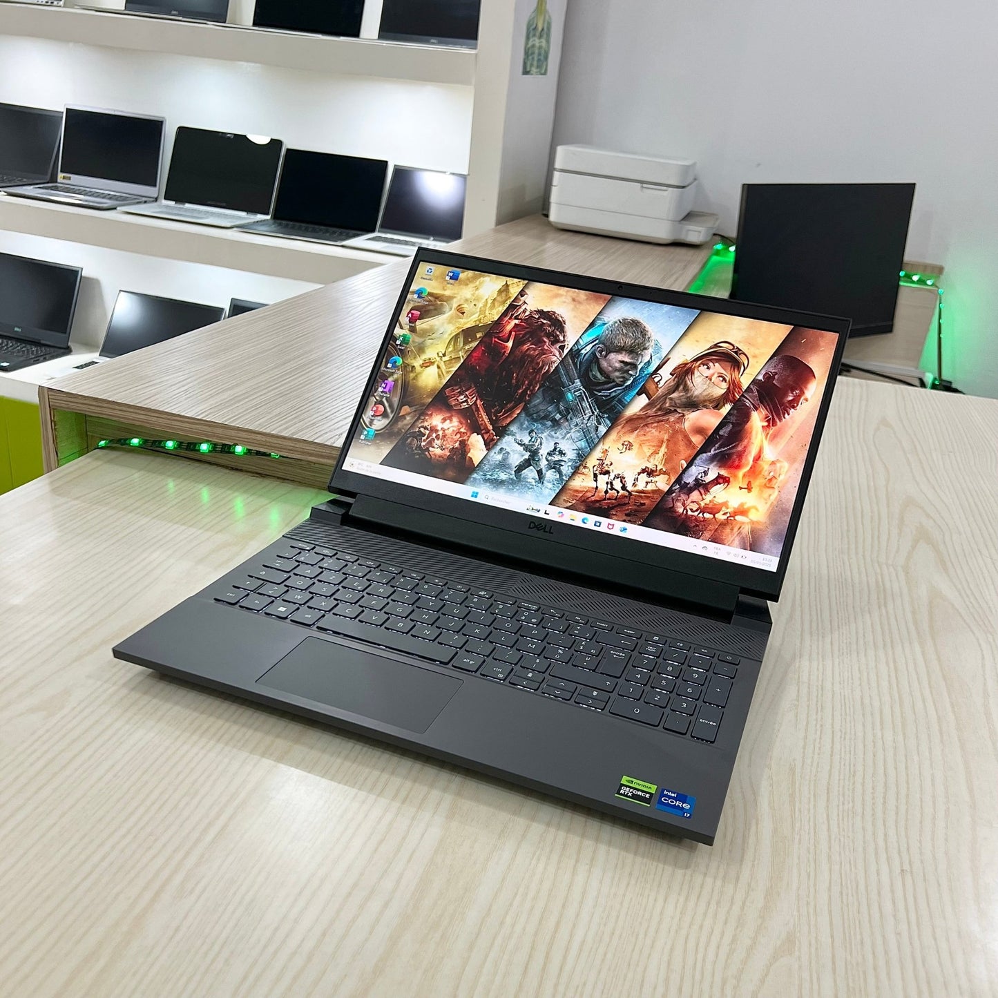 Gamer Dell G15 5530 Core i7 13ᵉ Génération, RTX 4060 8Go dédiée, 16Go DDR4, 2 Téra SSD, 15,6" FHD