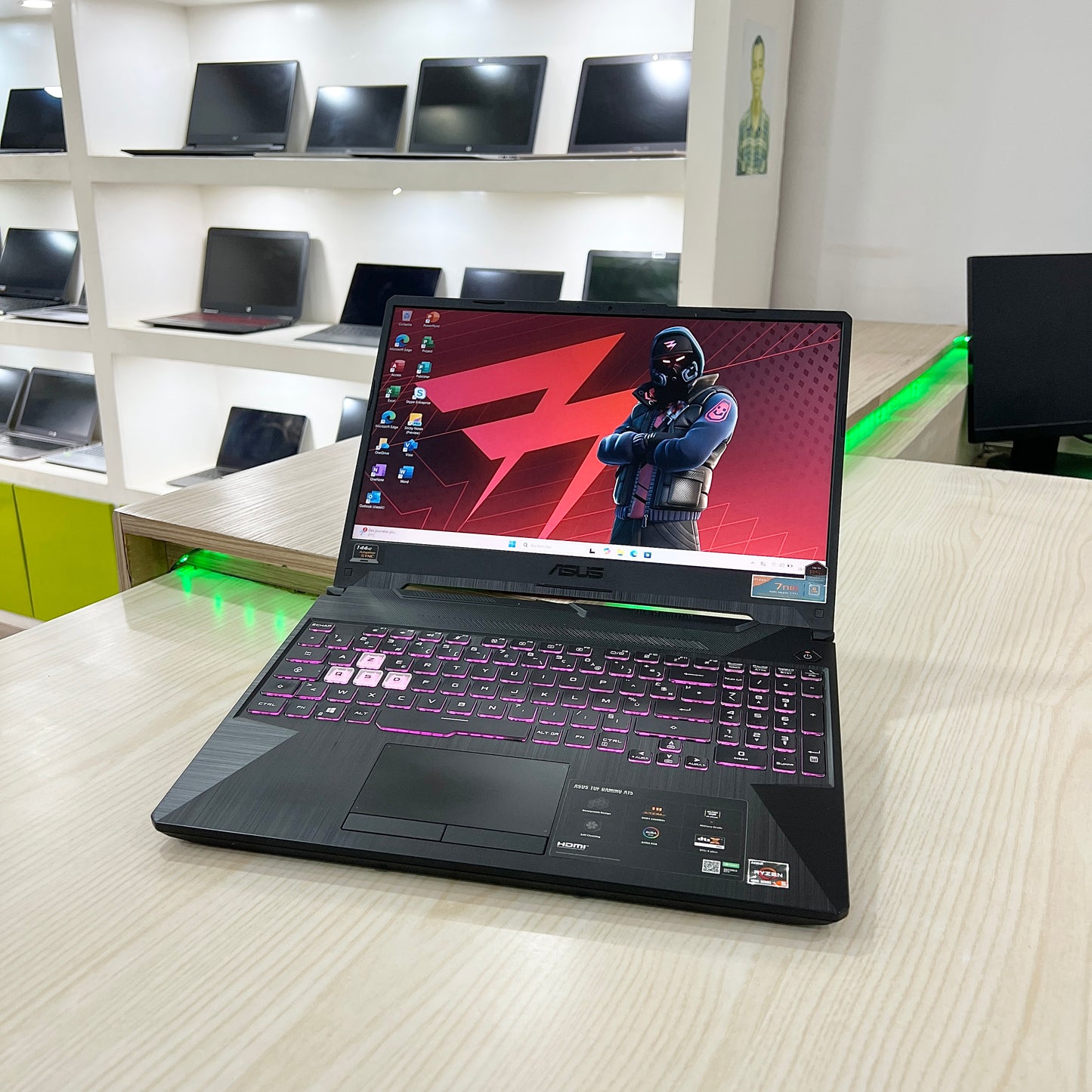 Gamer Asus TUF A15 FA506II-  Amd Ryzen 5 4600H (Core i5-10ème Génération - GTX 1650 Ti 4Go dédiée - 08Go DDR4 - 512Go SSD - 15,6"FHD 144Hz