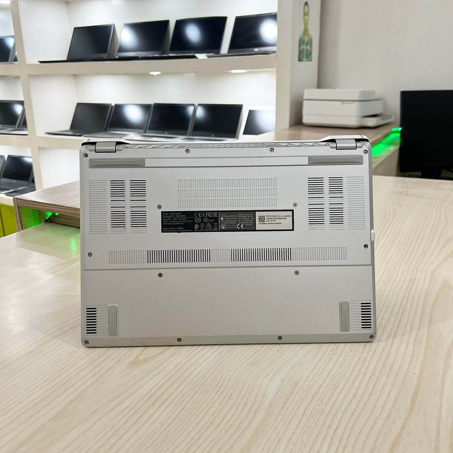 Gamer Asus Rog Zephyrus G14 GA401IU Amd Ryzen 7 4800HS (Core i7 10ème) Gén, GTX 1660 Ti 6Go dédiée, 16Go DDR4, 512Go SSD, 14" FHD