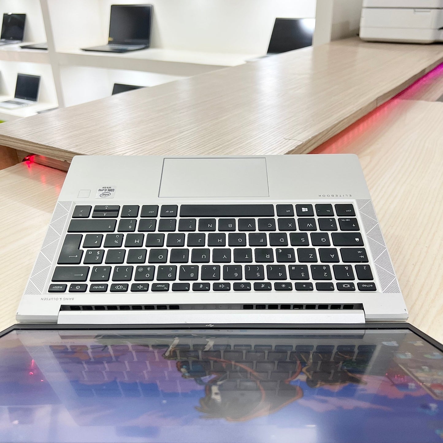 Hp elitebook 830 G7 - core i5-10ème génération- 256Go SSD - 16Go DDR4 - 13,3" FHD Tactile