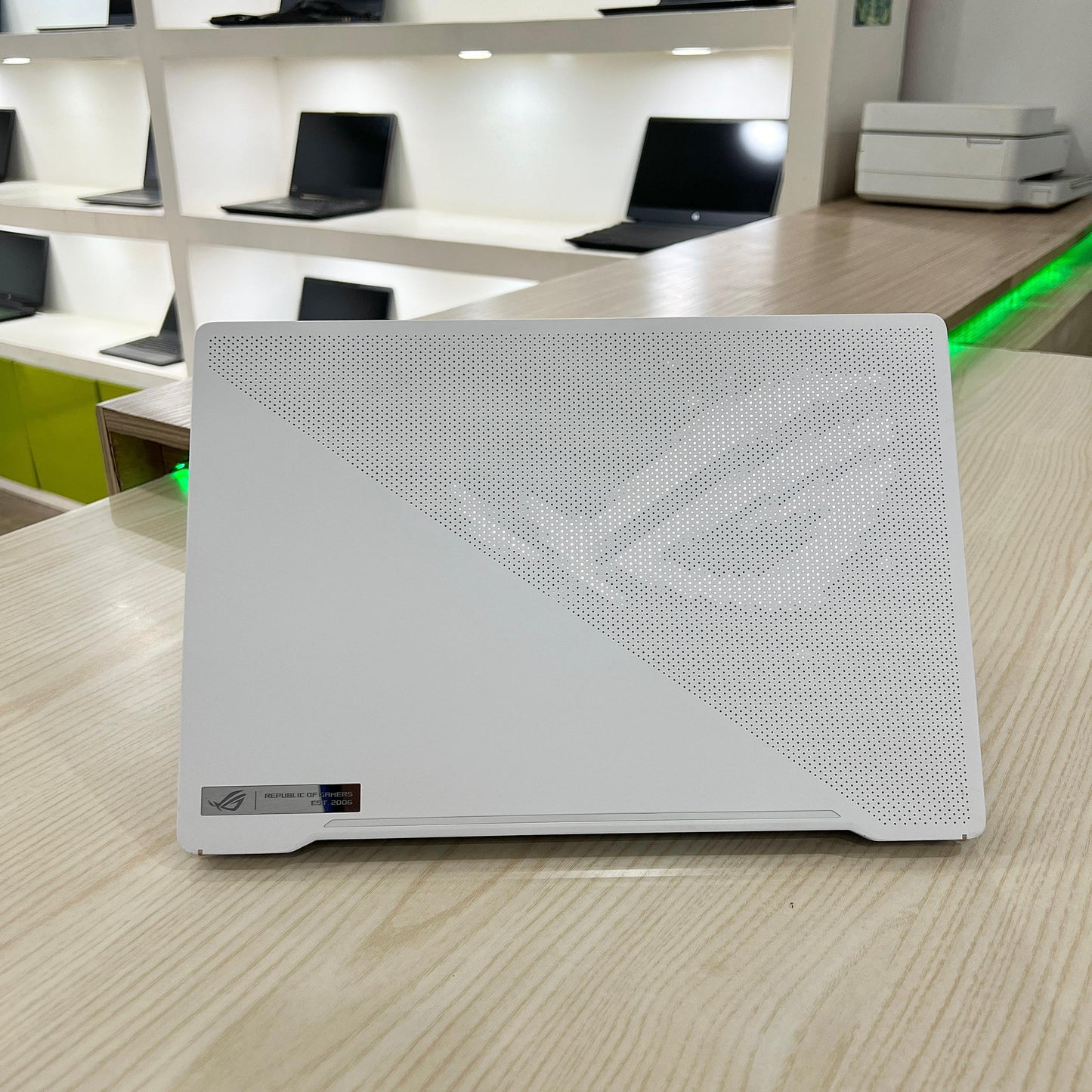 Gamer Asus Rog Zephyrus G14 GA401IU Amd Ryzen 7 4800HS (Core i7 10ème) Gén, GTX 1660 Ti 6Go dédiée, 16Go DDR4,  512Go SSD, 14" 120Hz