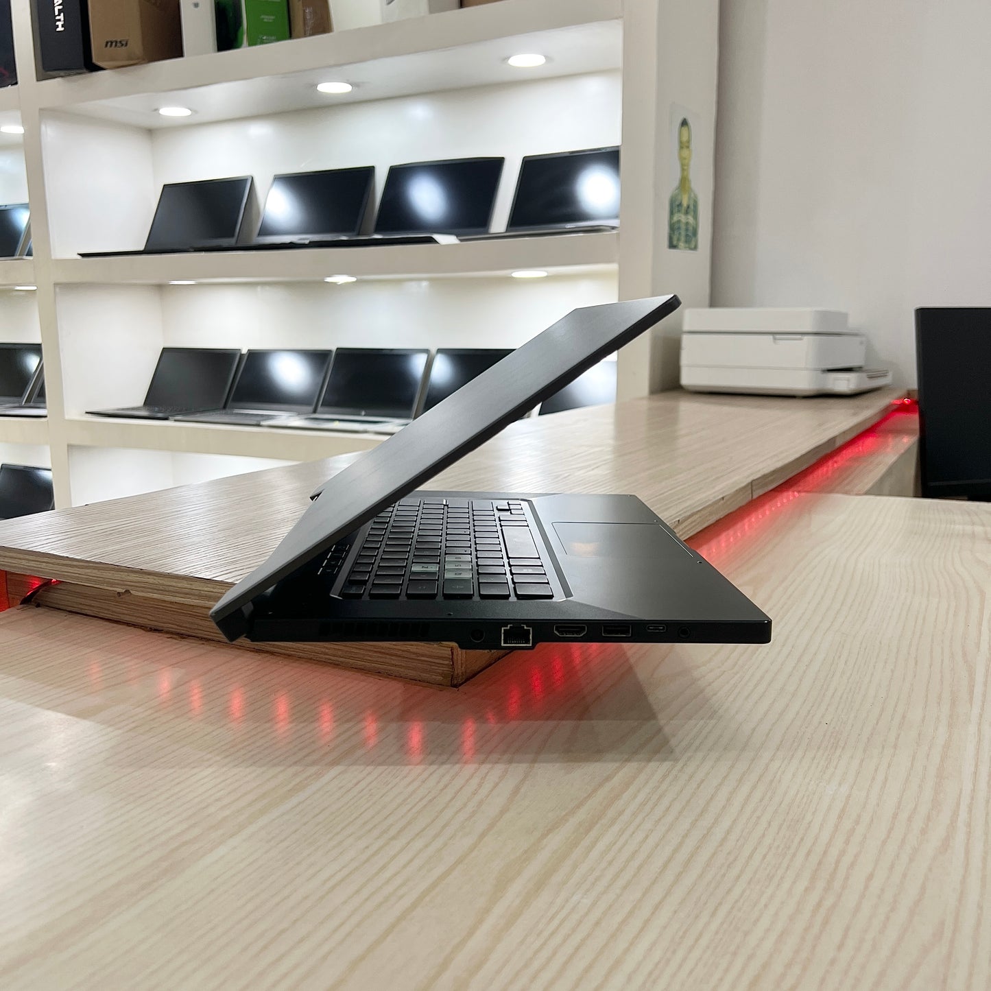 Gamer Asus TUF Dash F15  -  Core i5-11ème Génération - RTX 3070 8Go dédiée - 16Go DDR4 - 512Go SSD - 15,6" 144Hz