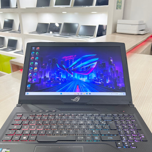Gamer Asus Rog strix GL503VS  -  Core i7-7ème Génération - GTX 1070 8Go dédiée - 16Go DDR4 - 256Go SSD & 1 Téra HDD - 15,6" 144Hz