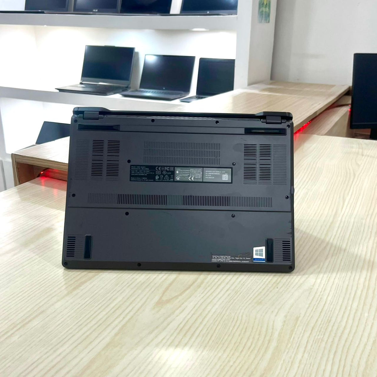 Gamer Asus Rog Zephyrus G14 GA401IV Amd Ryzen 9 4900HS (Core i9 10ème) Gén, GTX 2060 6Go dédiée, 16Go DDR4, 1 Téra SSD, 14" FHD 120Hz