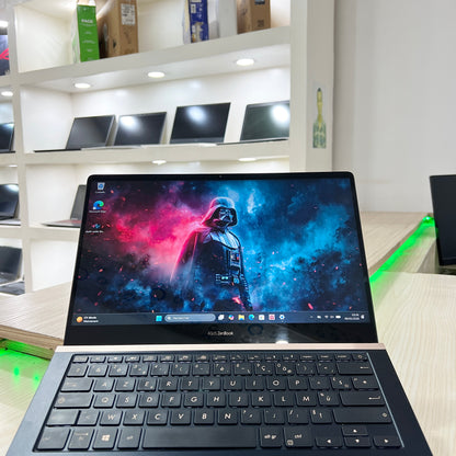 Gamer Asus zenbook UX450FDX Core i7-8ème-  NVIDIA GeForce GTX 1050 4Go - 08Go DDR4 - 255Go SSD - 14" & screenpad 5,65"
