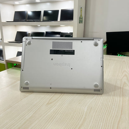 Dell latitude 5570- Core i5-8ème génération - 256Go SSD - 08Go DDR4 - 15,6" FHD