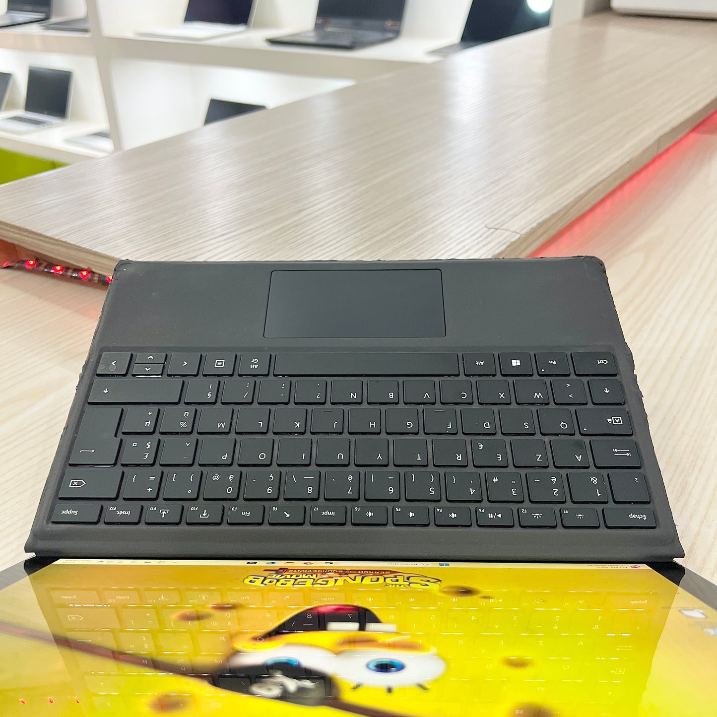 Microsoft Surface Pro - core i5-7ème - 08Go DDR4 - 256Go SSD - 13,3" tactile et détachable