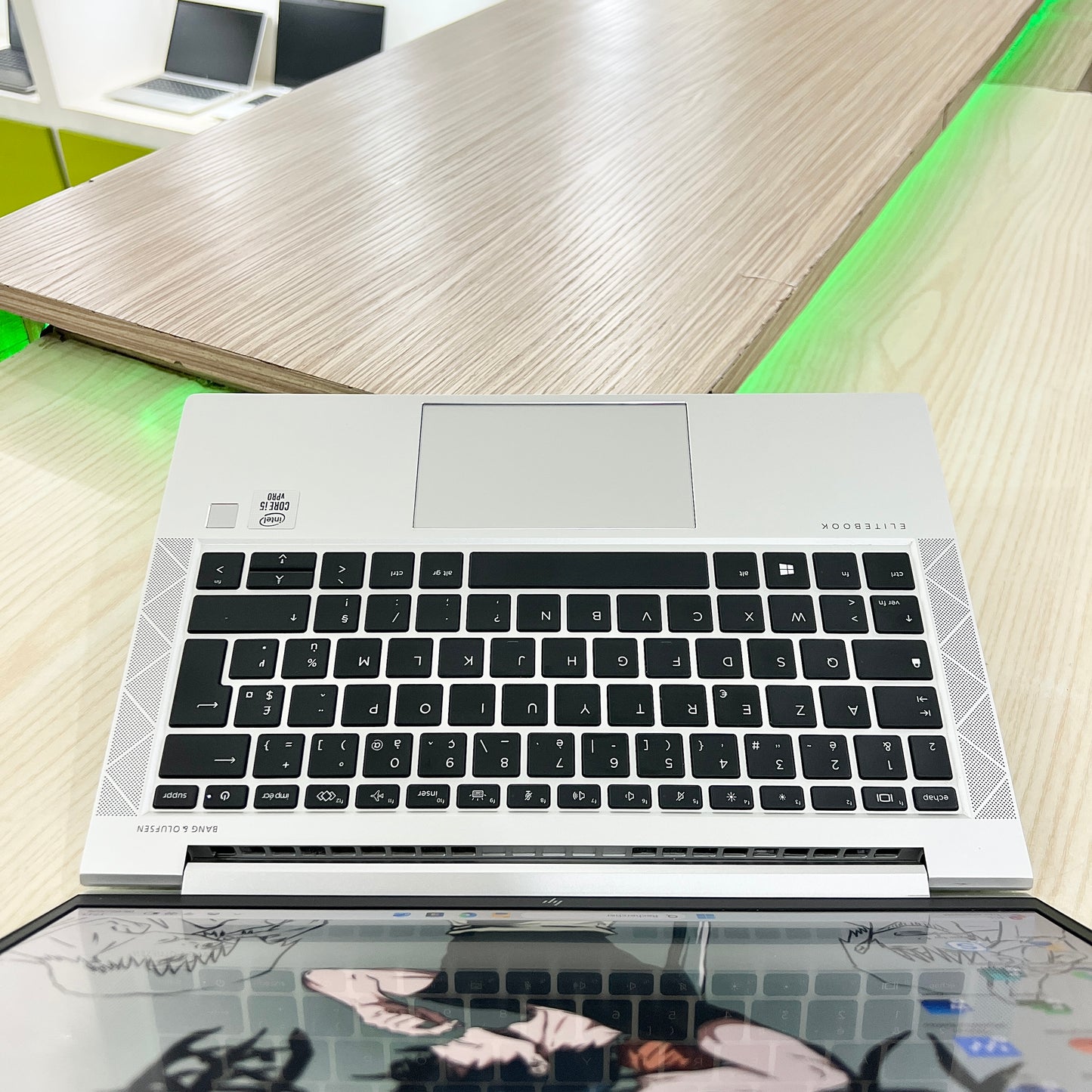 Hp elitebook 830 G7 - core i5-10ème génération- 256Go SSD - 08Go DDR4 - 13,3" FHD